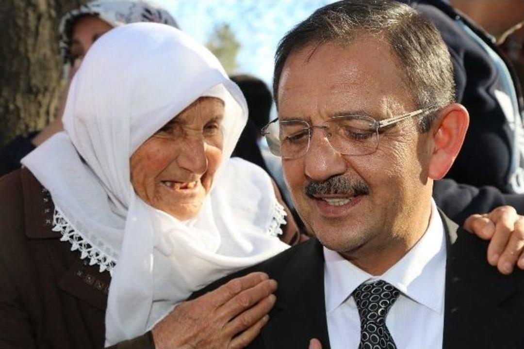Kayseri B&uuml;y&uuml;kşehir Belediye Başkanı Mehmet &Ouml;zhaseki: