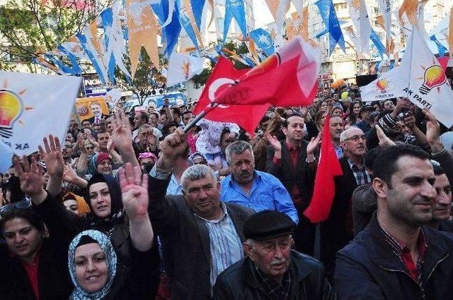 Bakan Davutoğlu Manisa’da