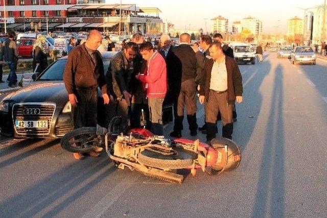 Konya’da Motosiklet Yayaya Çarptı: 2 Yaralı