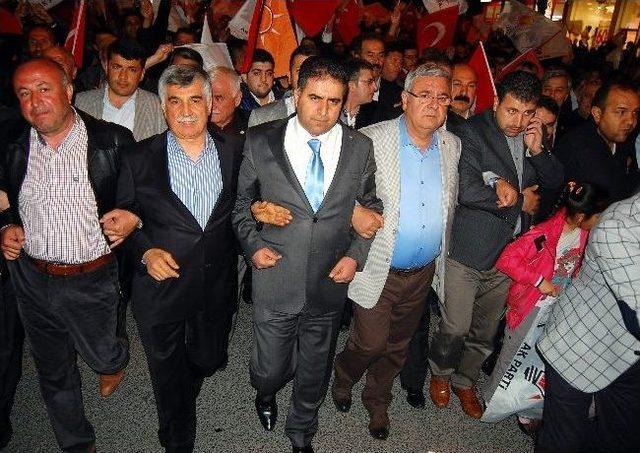 Ak Parti’nin Mehteranlı Demokrasi Yürüyüşü