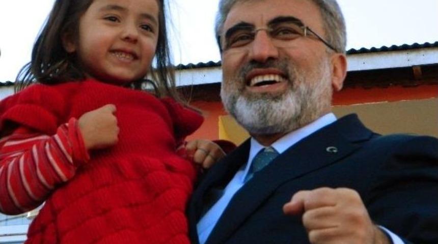 Bakan Yıldız Posof&rsquo;ta Se&ccedil;im &Ccedil;alışmalarına Katıldı