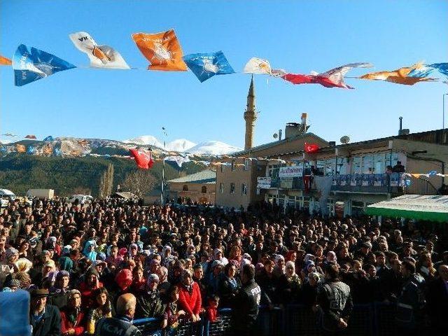 Bakan Yıldız Posof’ta Seçim Çalışmalarına Katıldı