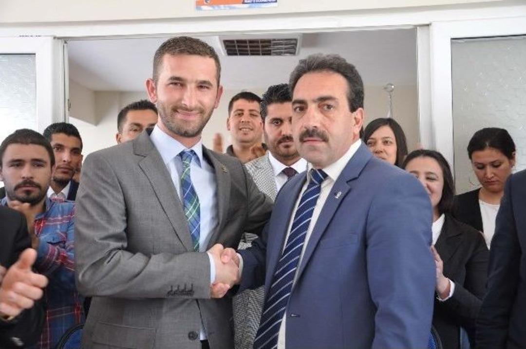 Chp&rsquo;den İstifa Eden Gen&ccedil;lik Kolu Başkanı Ak Parti&rsquo;ye Ge&ccedil;ti