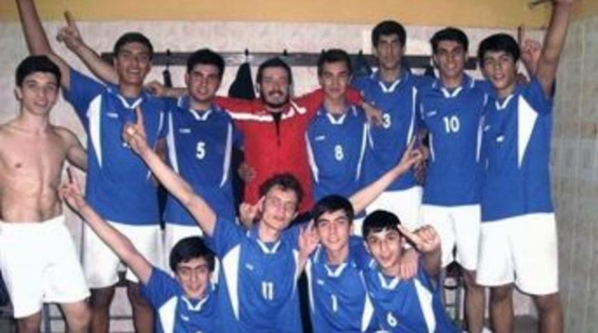 Voleybol Gen&ccedil; Erkeklerde Milas Şampiyon