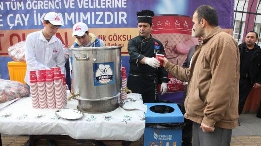 Esenler Belediyesi Sınava Giren &Ouml;ğrencilere Sıcak &Ccedil;orba Dağıttı
