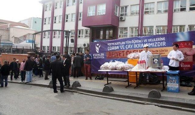 Esenler Belediyesi Sınava Giren Öğrencilere Sıcak Çorba Dağıttı