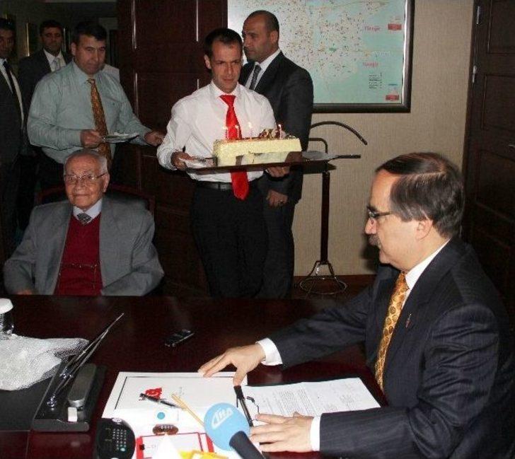 Vali Coş'tan 100. Yaş Günü Süprizi G2