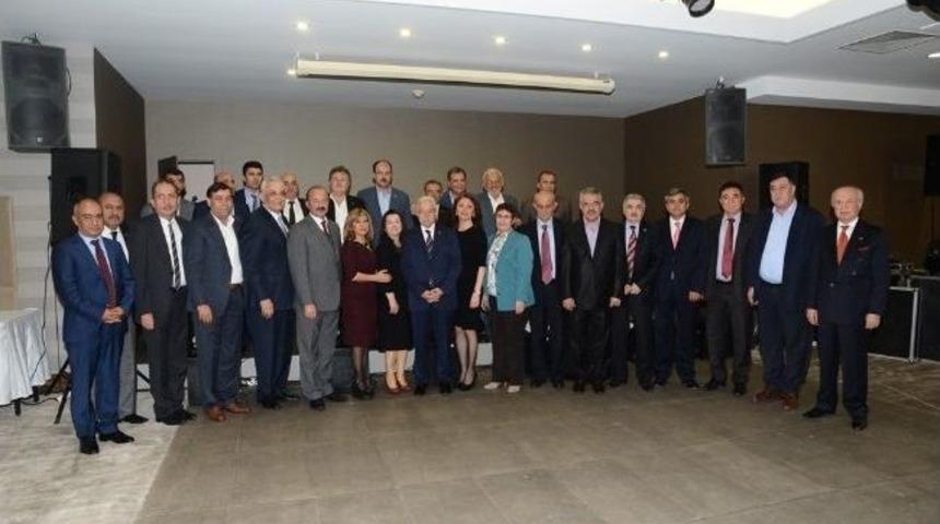 Aldırmaz&rsquo;dan Meclis &Uuml;yelerine Plaket