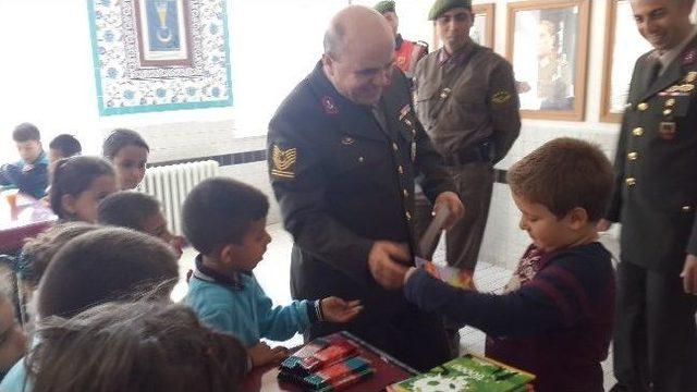 Buharkentli Öğrencilerden Jandarmaya Ziyaret