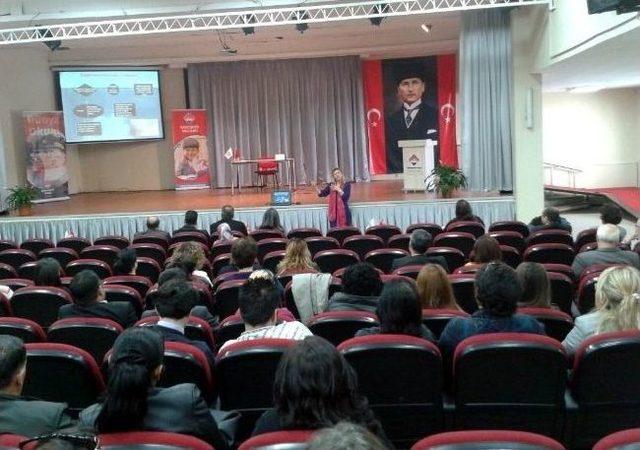 Bahçeşehir Koleji’nden Öğretmen Semineri