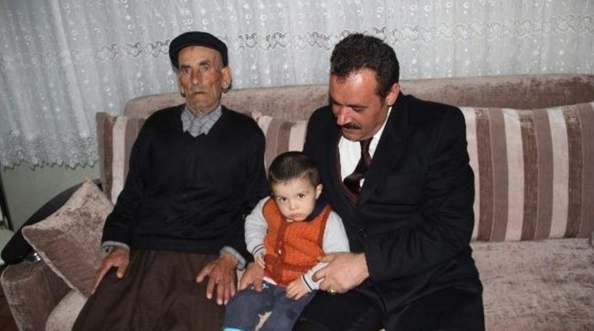 Ak Parti Edremit Belediye Başkan Adayı Ko&ccedil;&rsquo;un Ev Toplantısına Yoğun İlgi