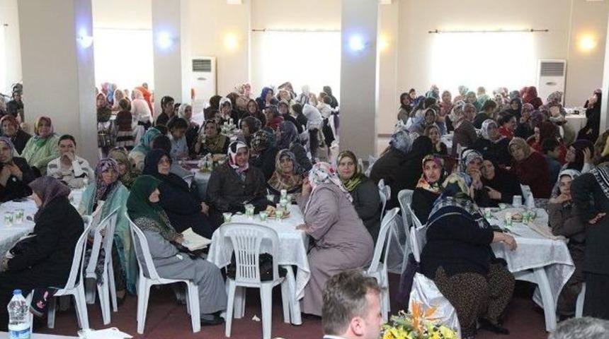 Başkan To&ccedil;oğlu S&ouml;ğ&uuml;tl&uuml; İl&ccedil;e Kadın Kolları &Uuml;yeleriyle Bir Araya Geldi