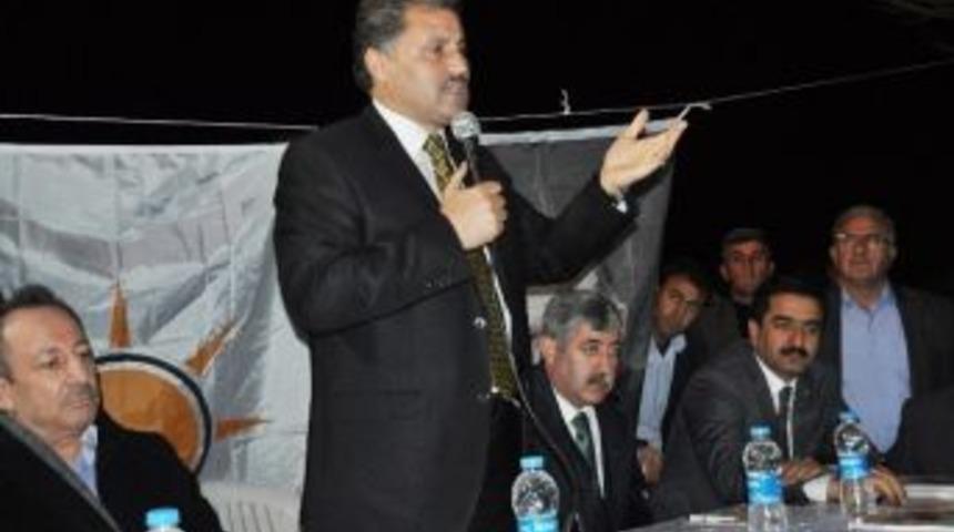 Ak Parti İl Teşkilatı, Fahri Kayahan'da Vatandaşlarla Bir Araya Geldi