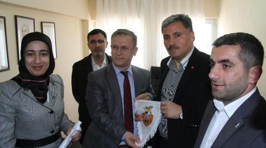 Ak Parti'den Engelli Derneklerini Ziyaret