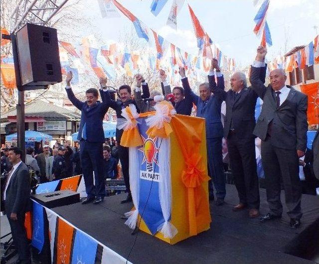 Arınç Kütahya'da Muhalefete Yüklendi