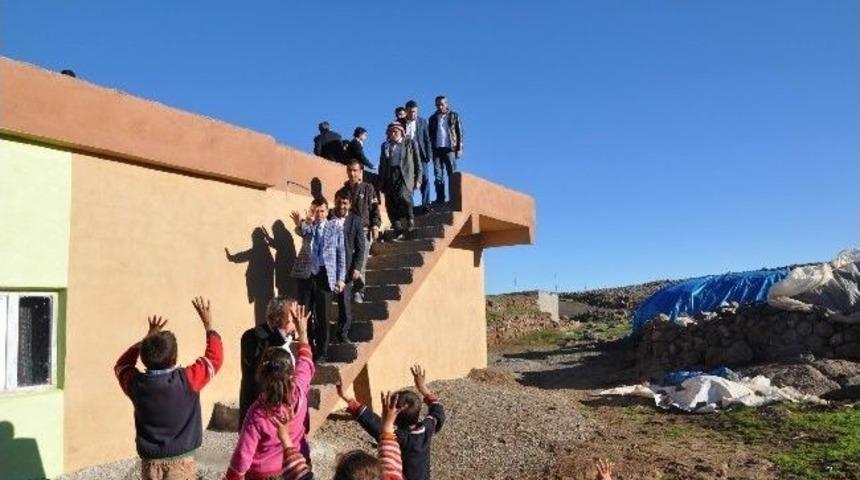 Başkan Adayı Parlak Zılgıtlarla Karşılandı