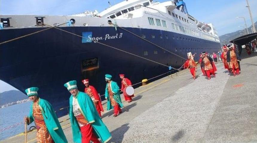 Marmaris&rsquo;e Sezonun İlk Kruvaziyer Gemisi Geldi