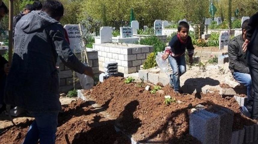 N&ouml;bette Arkadaşı Tarafından Bı&ccedil;aklanarak &Ouml;ld&uuml;r&uuml;len Askerin Cenazesi Nusaybin&rsquo;de Defnedildi