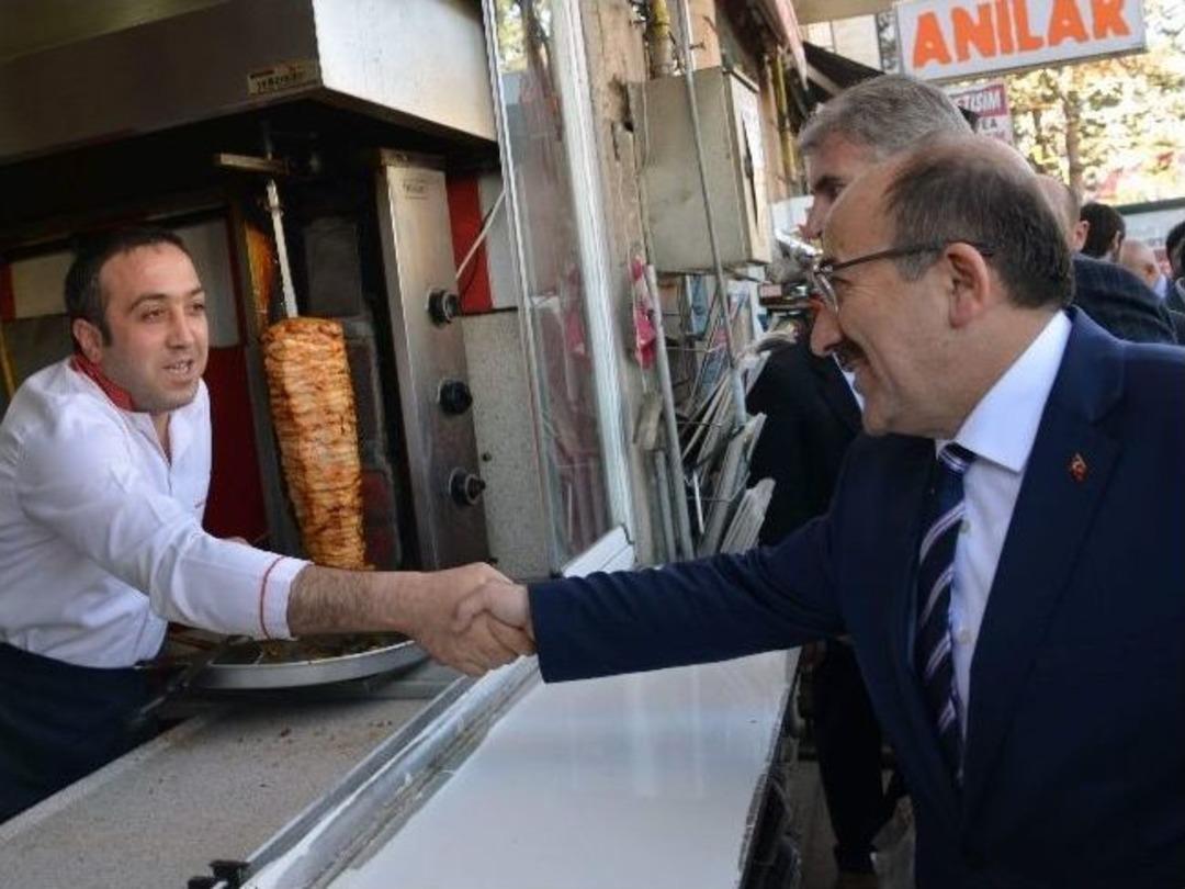 Başkan G&uuml;mr&uuml;k&ccedil;&uuml;oğlu&rsquo;ndan Ak Parti G&uuml;m&uuml;şhane Ve Bayburt Belediye Başkan Adaylarına Destek