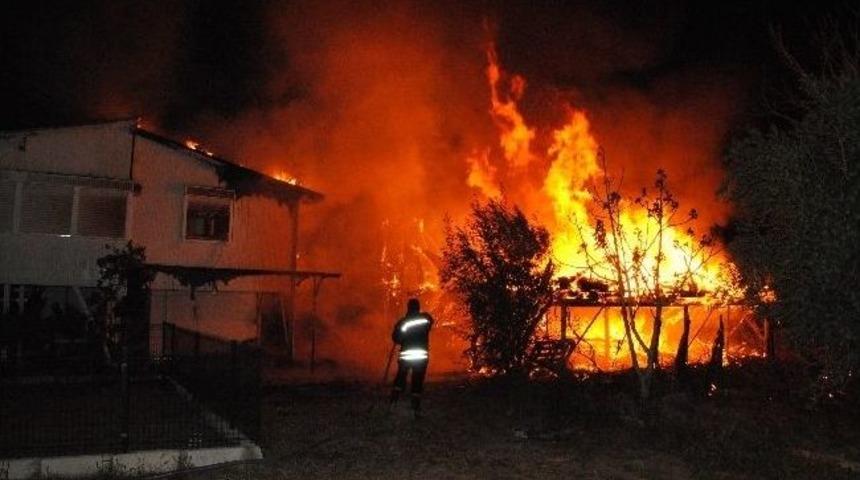 Kumluca&rsquo;da Yangın Paniği