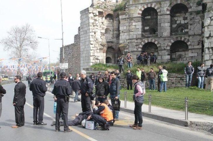Nevruz Kutlamalarında Yüksekten Düşen Polis Yaralandı G2