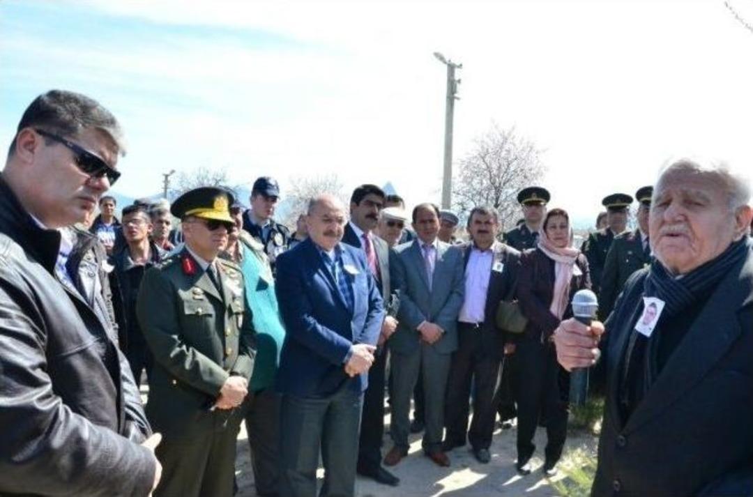 Tır&rsquo;ın &Ccedil;arpmasıyla Şehit Olan Polis Toprağa Verildi