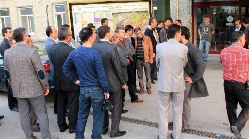 Ak Parti Se&ccedil;im Konvoyunda Kaza: 1 &Ouml;l&uuml;, 4 Yaralı