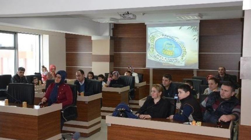 Kapaklı'da 'veliler Okuyor, Okuyan Kazanıyor' Yarışmasında Dereceye Giren Veliler &Ouml;d&uuml;llendirildi
