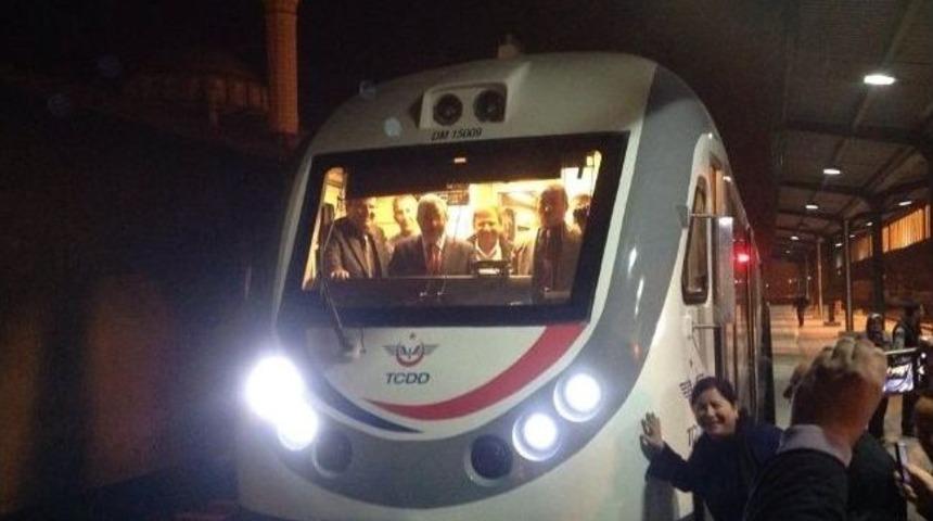 Hızlı Tren Test İ&ccedil;in Geldi