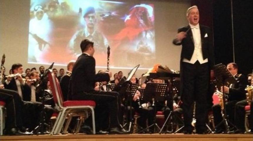 Hacettepe &Uuml;niversitesi&rsquo;ndeki Konsere G&uuml;lşen Kutlu Katıldı