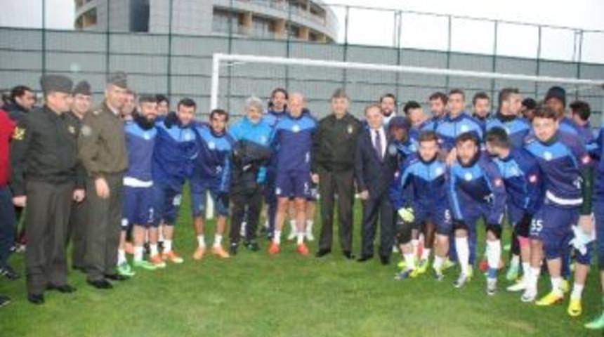 Rize İl Jandarma Komutanlığı'ndan &Ccedil;aykur Rizespor&rsquo;a Ziyaret