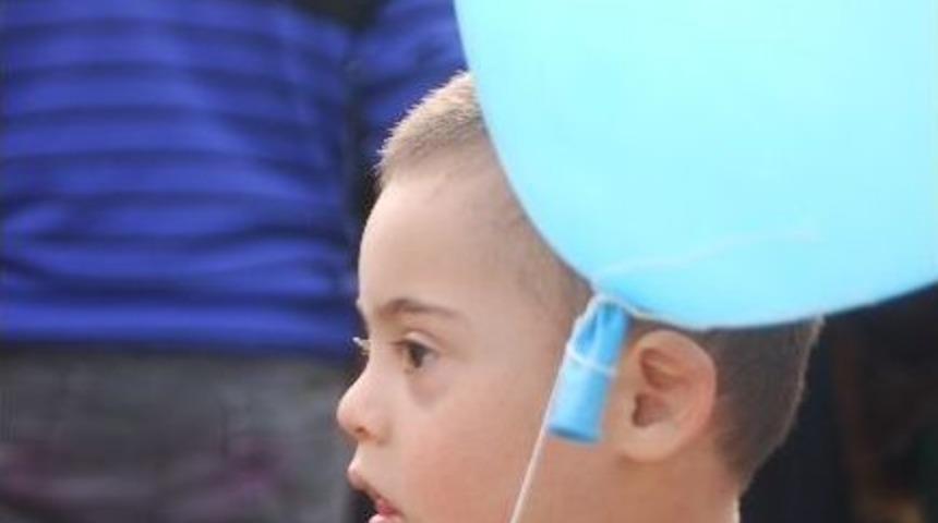 Balonlar Farkındalık İ&ccedil;in