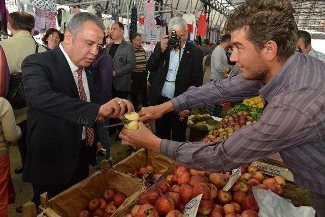 Başkan Böcek, Pınarbaşı Pazarcı Esnafını Ziyaret Etti