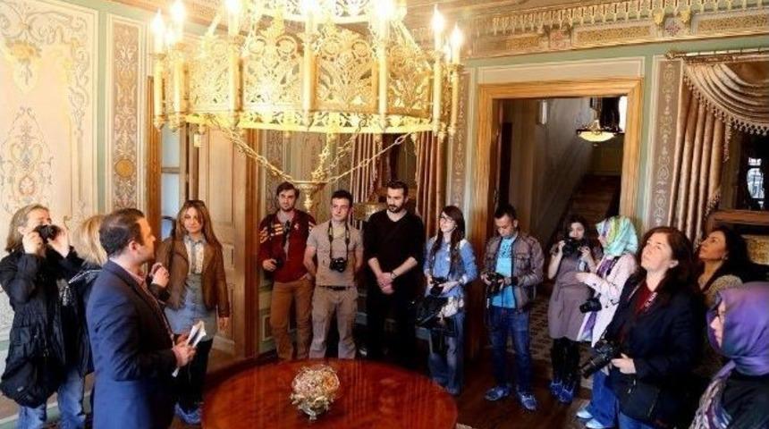 Sırrı Paşa Konağı'nı Ko-mek Kursiyerleri Fotoğrafladı