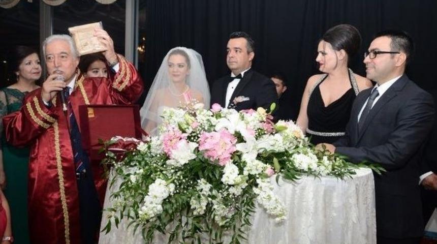 Zihni Aldırmaz Nikah Kıydı