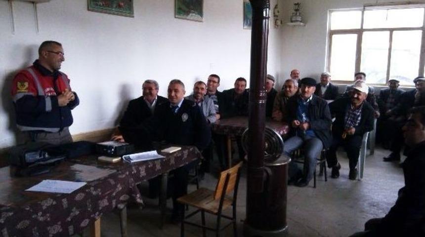 Sungurlu&rsquo;da &Ccedil;ift&ccedil;ilere G&uuml;venli Trakt&ouml;r Kullanımı Anlatıldı