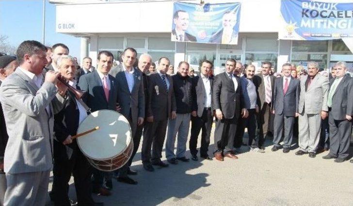 Başkan Köşker'e Terminal Esnafından Davul Zurnalı Karşılama G3