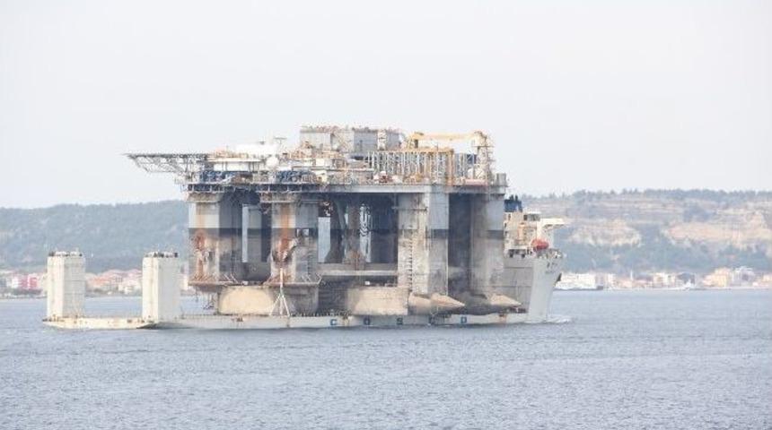 Petrol Ve Doğalgaz Arama Platformu &Ccedil;anakkale Boğazı'ndan Ge&ccedil;ti