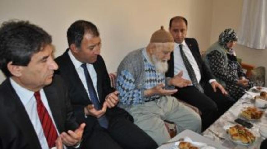 91’lik Dedenin Duygulandıran İsteği