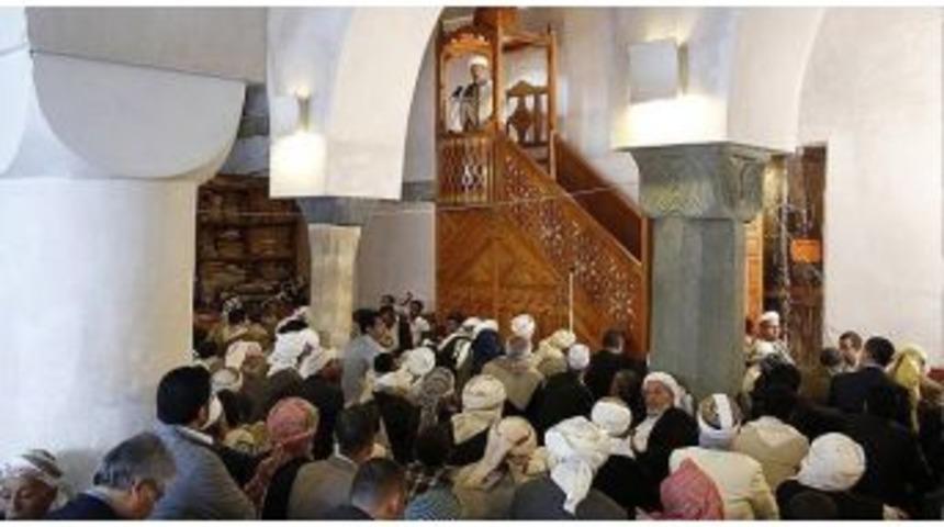 Diyanet İşleri Başkanı G&ouml;rmez, Tarihi Cami-i Kebir&rsquo;de Yemenlilere Hutbe İrat Etti