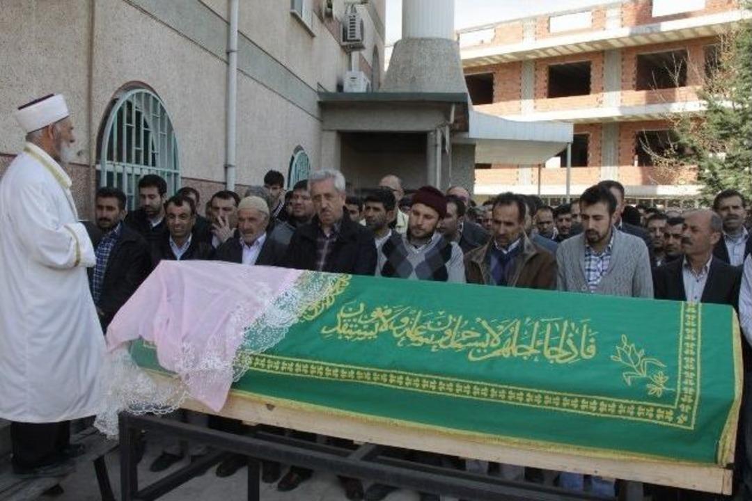 Kazada &Ouml;len Liseli İ&ccedil;in Okulda Hazin T&ouml;ren