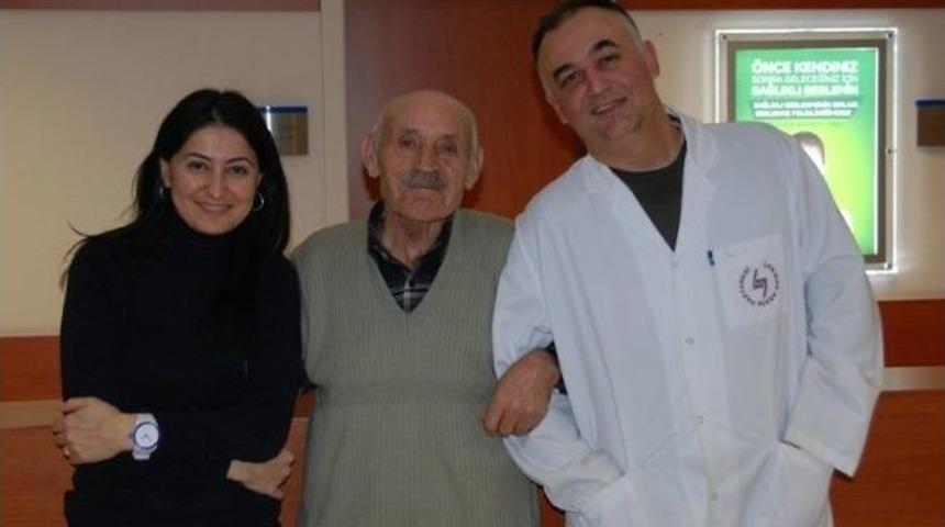 Karnında &lsquo;balonlaşma&rsquo; Olan Hastaya &lsquo;kansız&rsquo; Tedavi