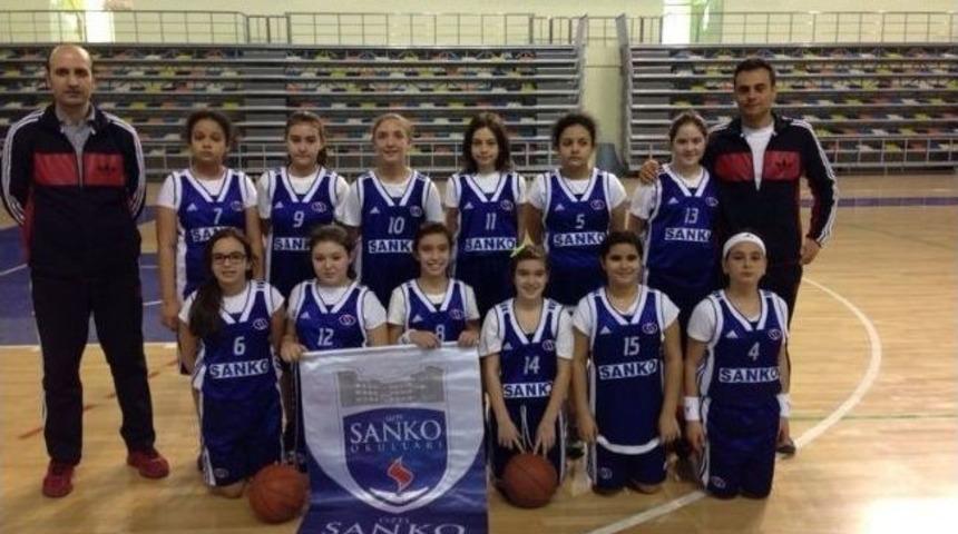 &Ouml;zel Sanko Okullarının Basketbol Başarısı