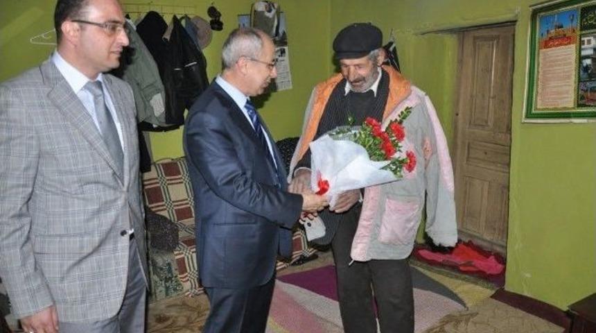 Vali Haner&rsquo;den Yaşlılara Ziyaret