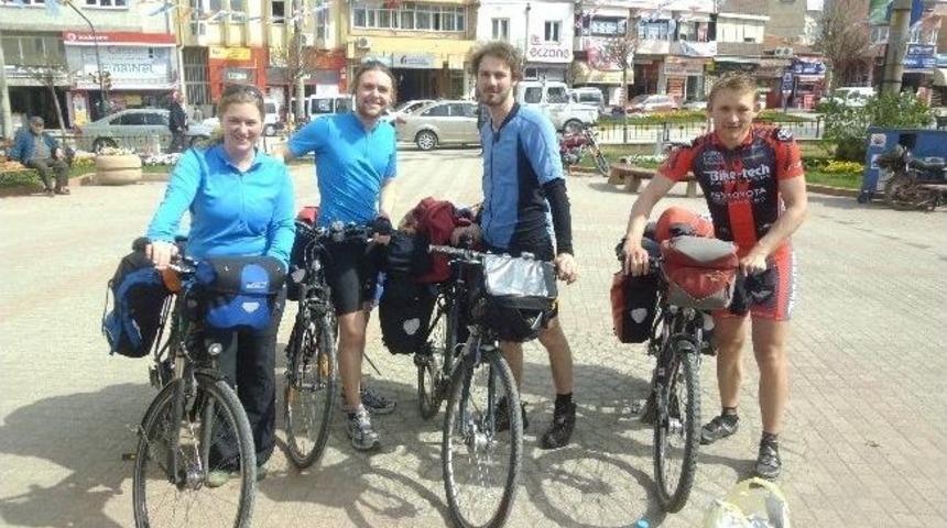 4 Alman Gen&ccedil; Bisikletle Batı Avrupa Turunda