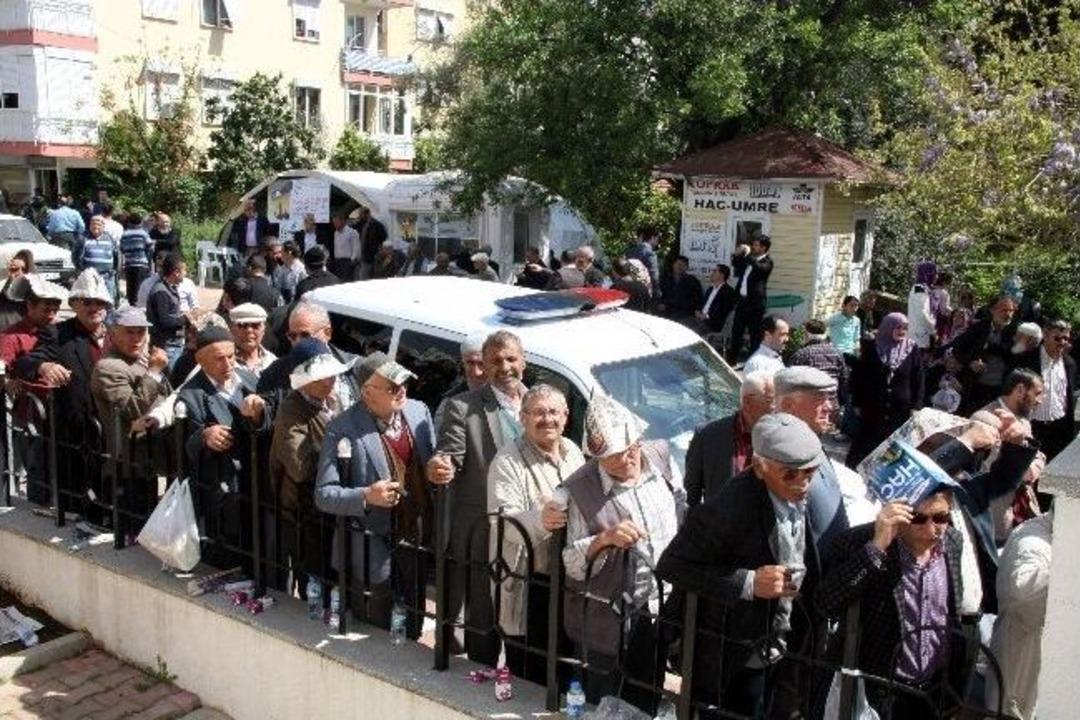 Hacı Adayları Arasında Sıra Kavgası