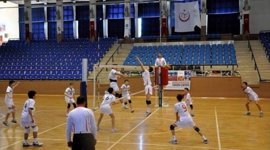 T&uuml;rkiye Okullararası Voleybol Yarı Final Grup M&uuml;sabakaları Sona Erdi