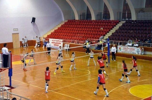 Türkiye Okullararası Voleybol Yarı Final Grup Müsabakaları Sona Erdi