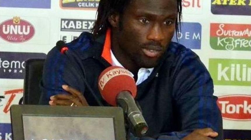 Futbolcu Diakhate'nin Eşinin &Ccedil;alınan Saati Bulundu