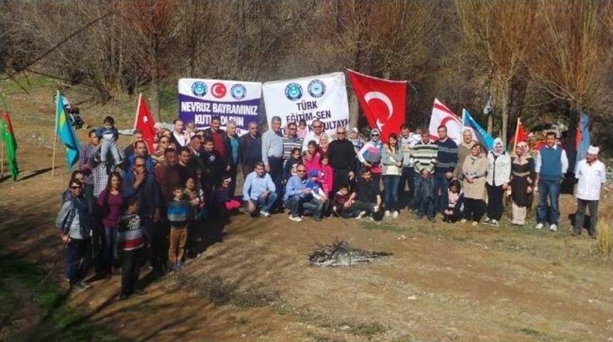 Nevşehir&rsquo;de Eğitimciler Nevruz'u Kutladı